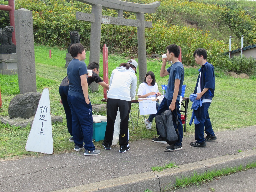 前半の折り返し地点です。この時点ではまだみんなに余裕が見られましたが・・・