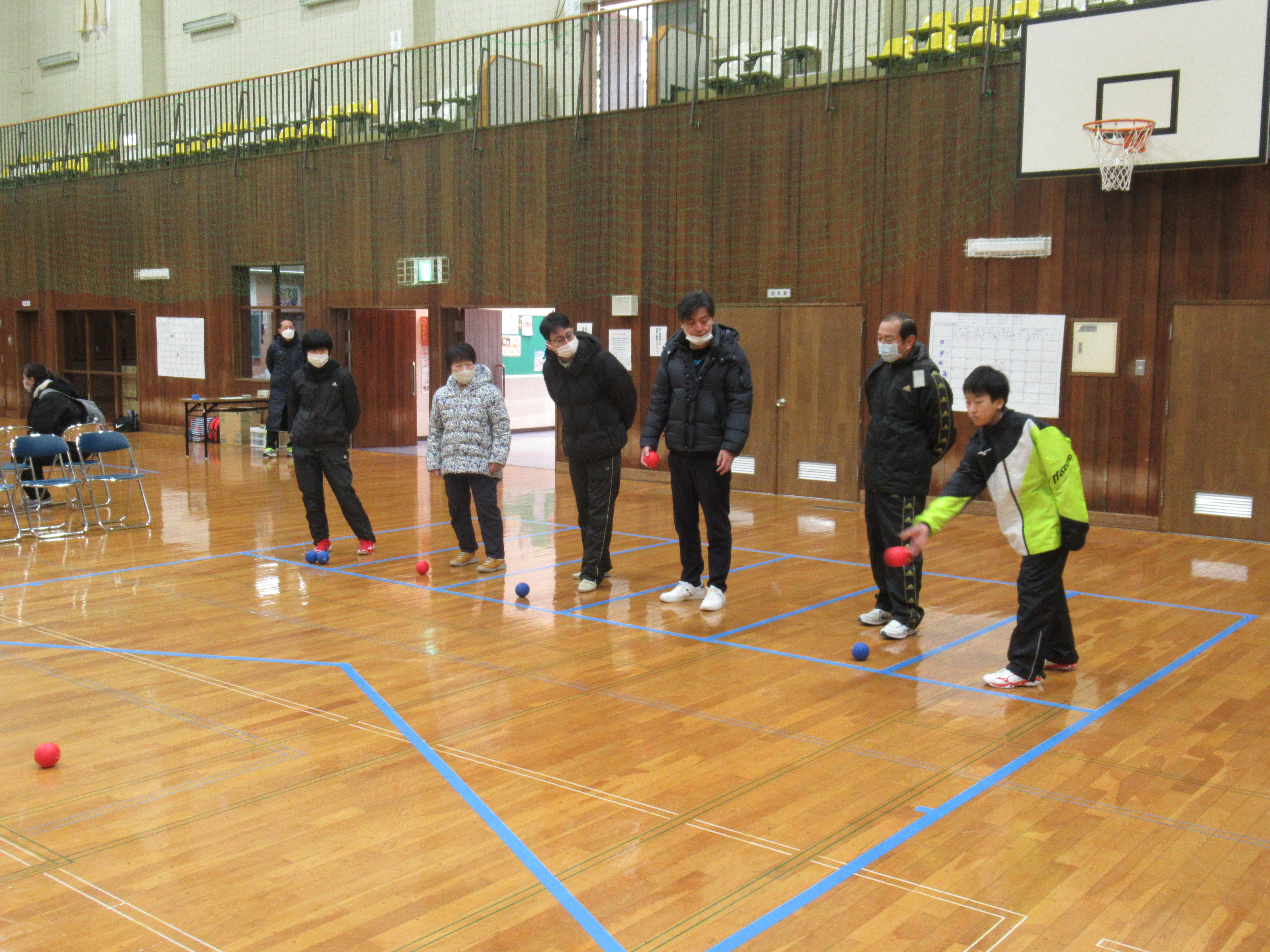 2月4日（日）にスポーツセンターで今年度3回目のボッチャ大会が開催されました。